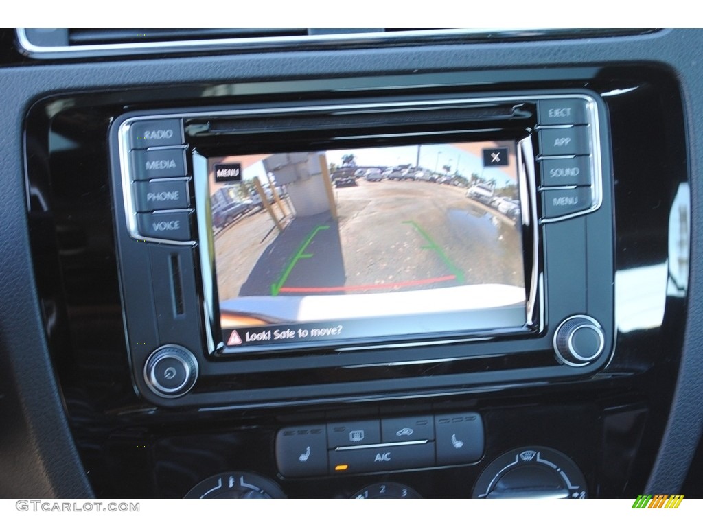 2018 Jetta SE Sport - Pure White / Titan Black photo #15