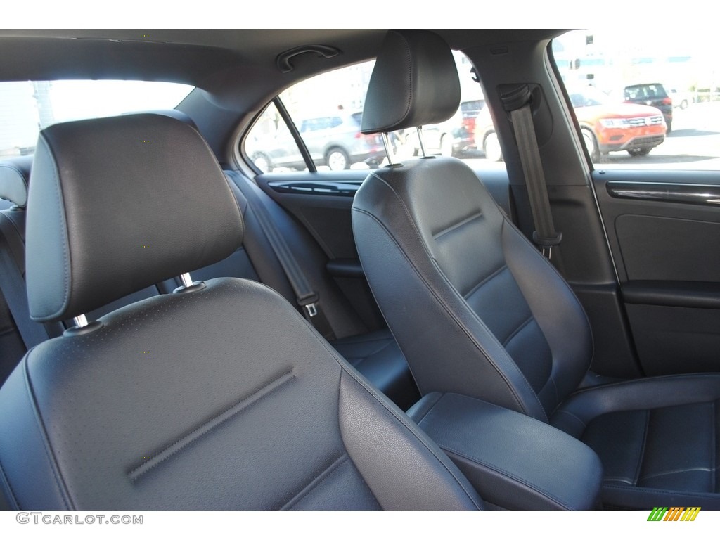 2018 Jetta SE Sport - Pure White / Titan Black photo #19