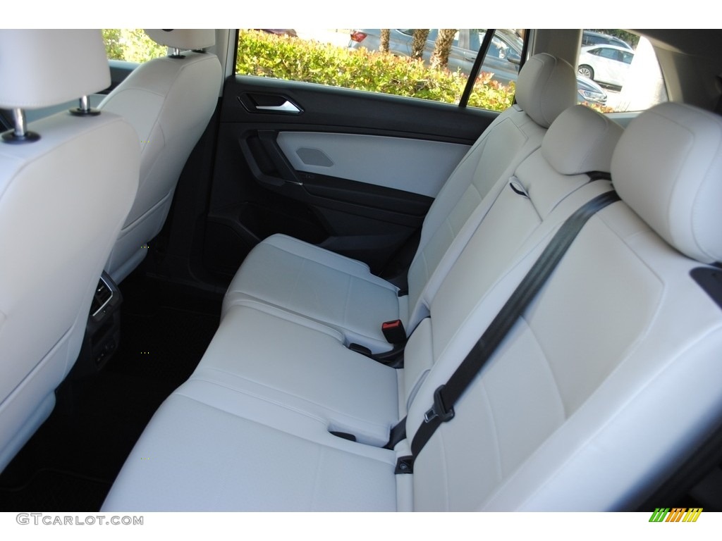 Storm Gray Interior 2018 Volkswagen Tiguan SE Photo #140512447