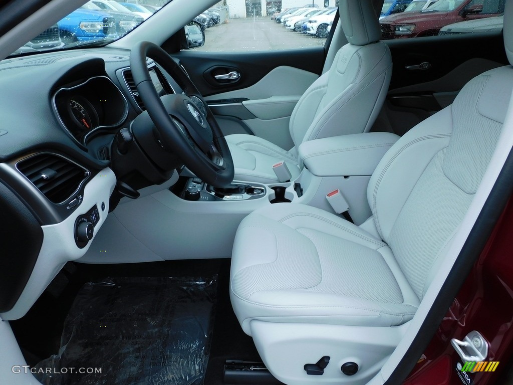 2021 Jeep Cherokee Limited 4x4 Front Seat Photos