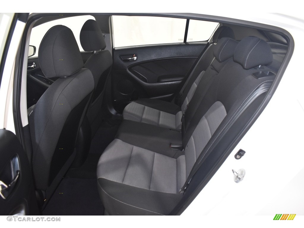 2016 Kia Forte5 LX Rear Seat Photo #140516287