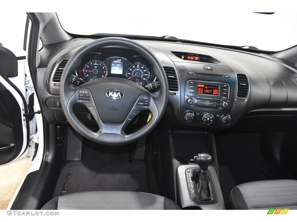 2016 Kia Forte5 LX Black Dashboard Photo #140516377