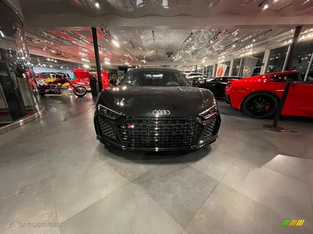 2020 R8 V10 - Mythos Black Metallic / Black photo #2