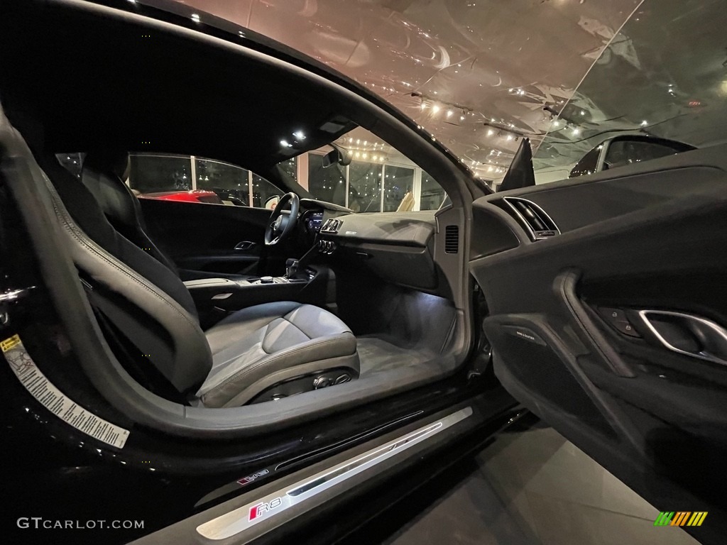 2020 R8 V10 - Mythos Black Metallic / Black photo #8