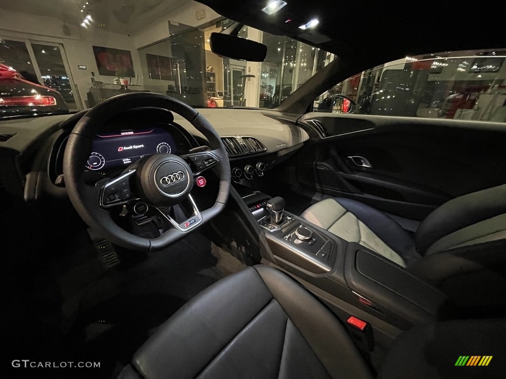 2020 R8 V10 - Mythos Black Metallic / Black photo #9