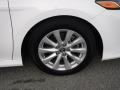 Super White - Camry SE Photo No. 7