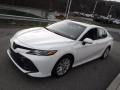 Super White - Camry SE Photo No. 10