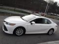 Super White - Camry SE Photo No. 11
