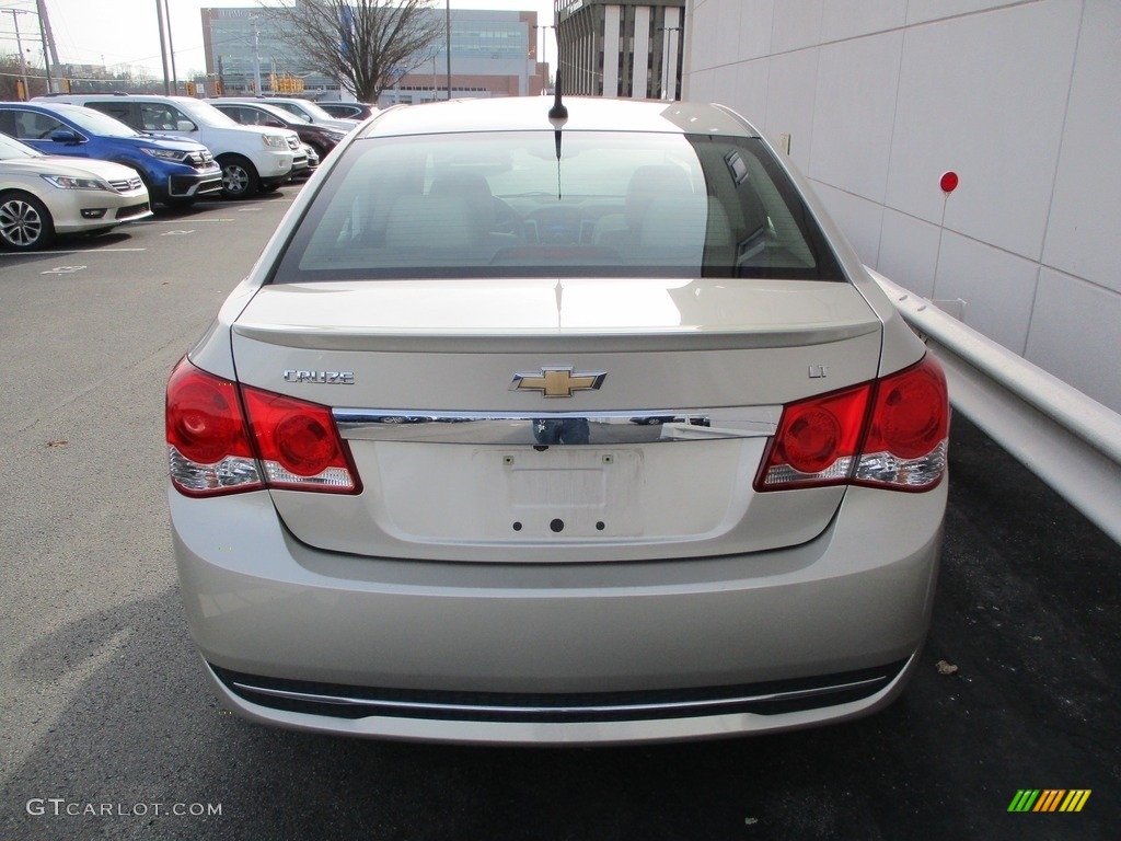 2013 Cruze LT - Champagne Silver Metallic / Cocoa/Light Neutral photo #3