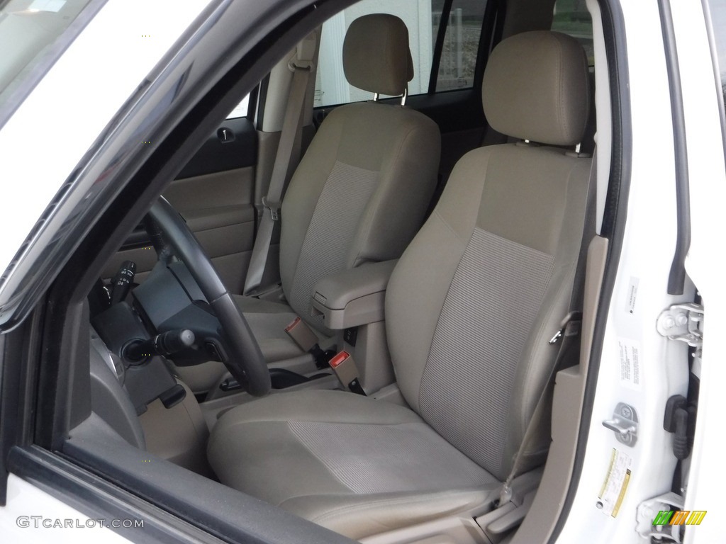 2014 Patriot Latitude 4x4 - Bright White / Dark Slate Gray/Light Pebble photo #20