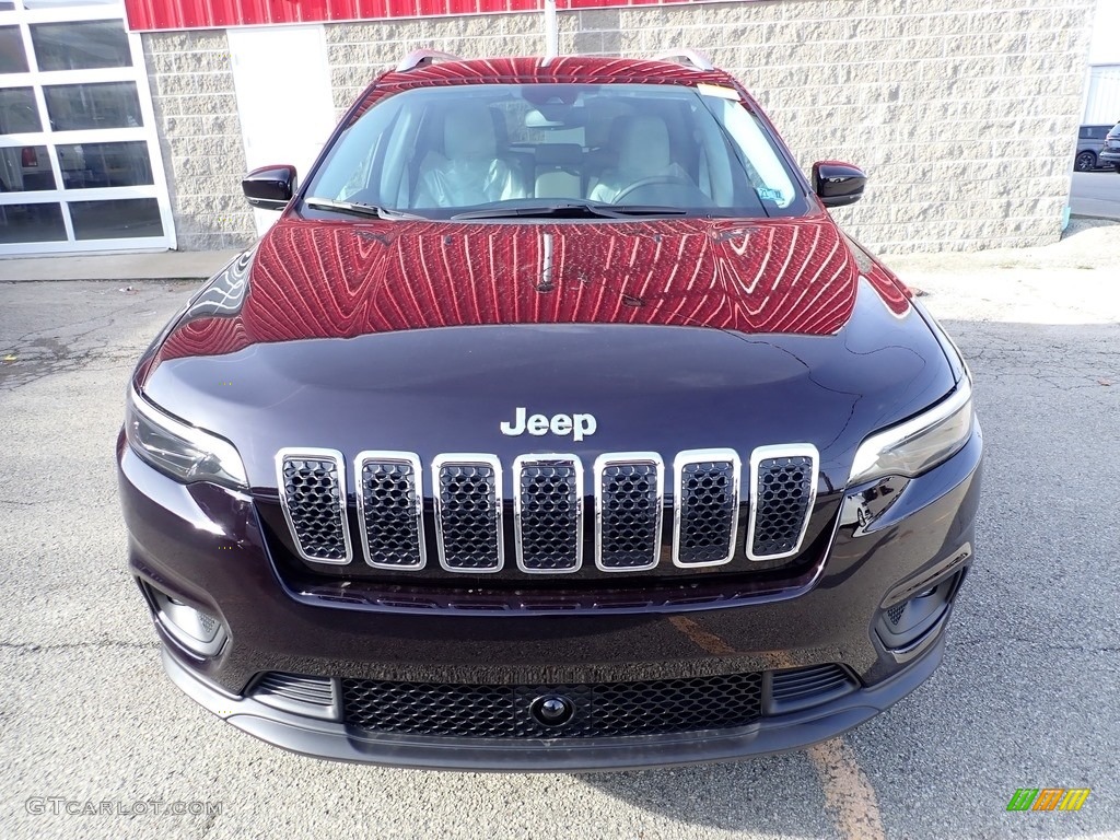 2021 Cherokee Latitude Lux 4x4 - Sangria Metallic / Ski Gray/Black photo #9