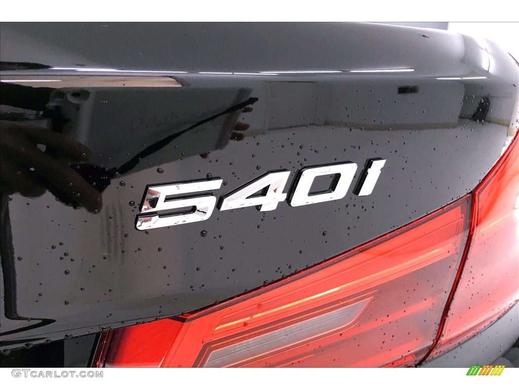 2020 BMW 5 Series 540i Sedan Marks and Logos Photos
