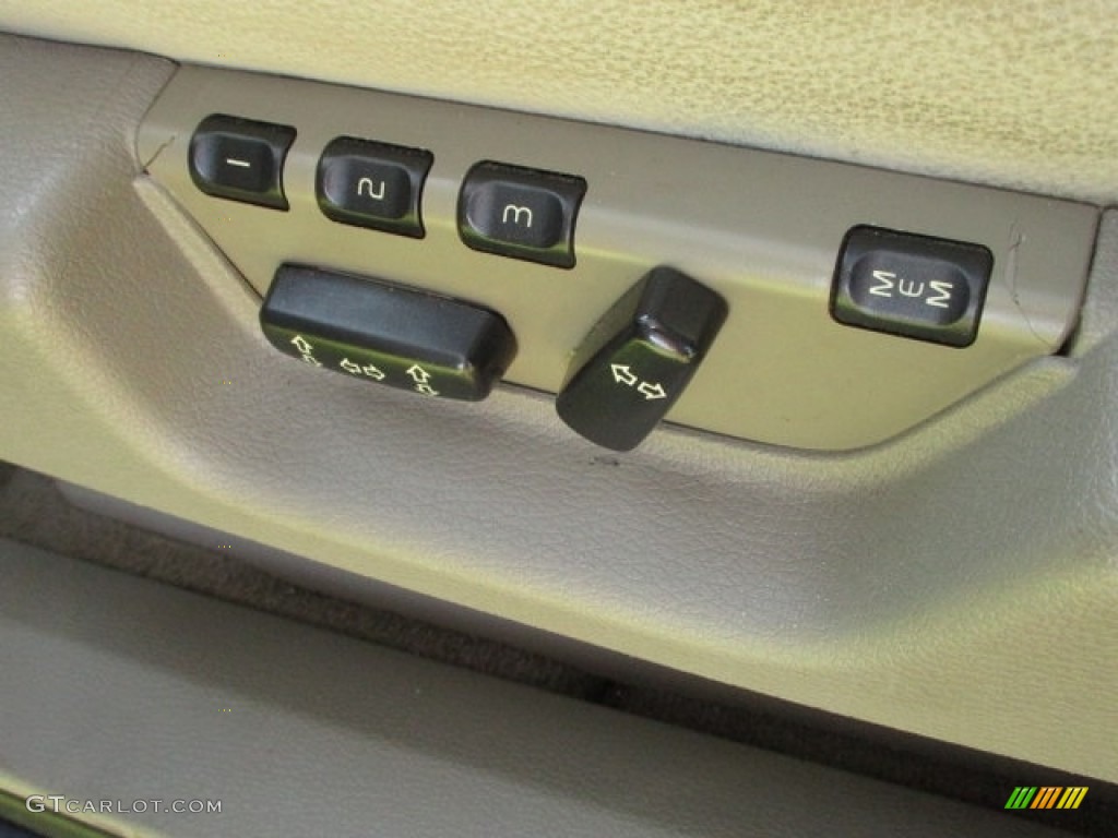 2004 XC90 T6 AWD - Nautic Blue Metallic / Taupe/Light Taupe photo #48