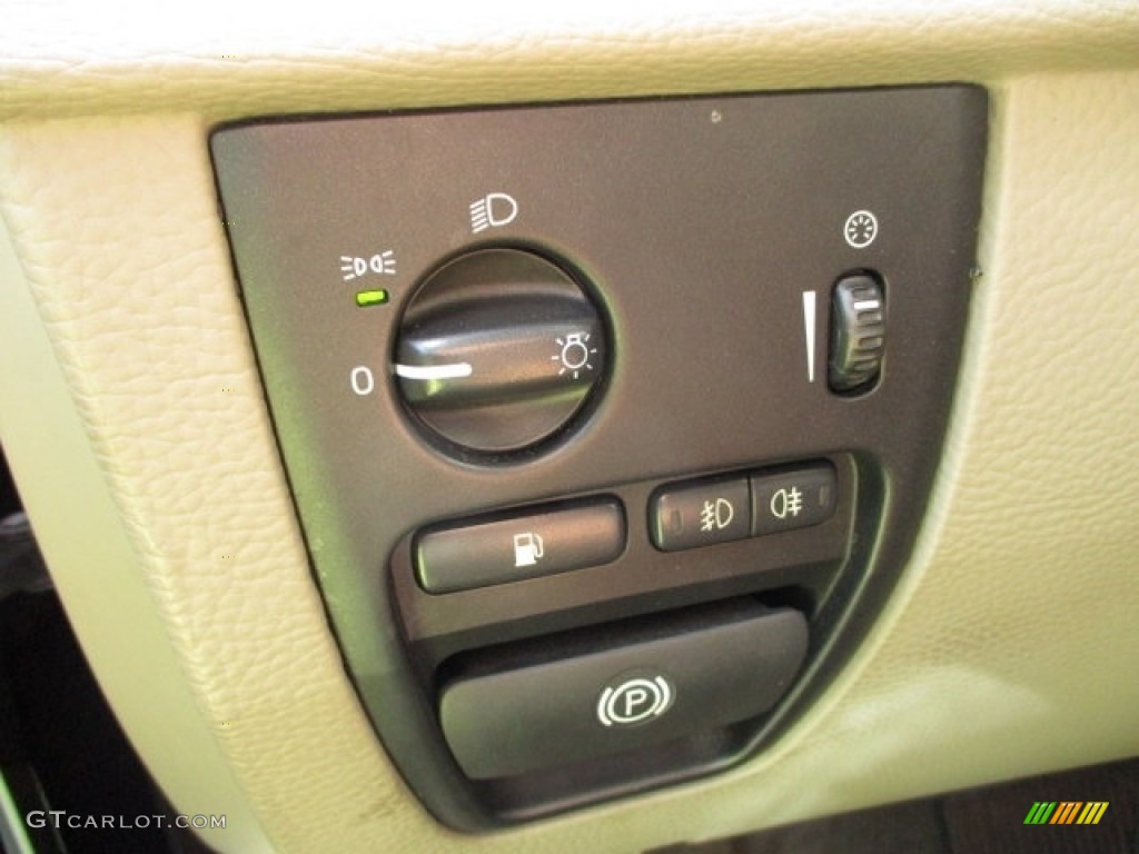 2004 XC90 T6 AWD - Nautic Blue Metallic / Taupe/Light Taupe photo #71