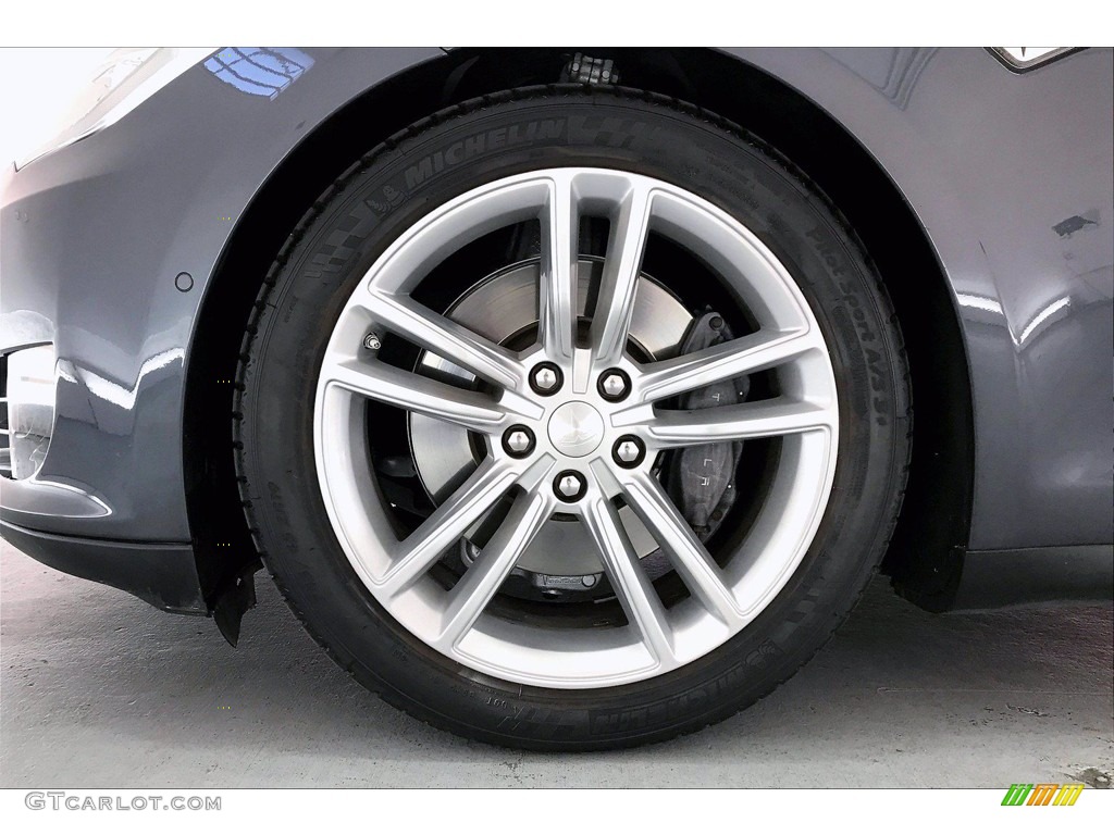 2015 Tesla Model S 70D Wheel Photos