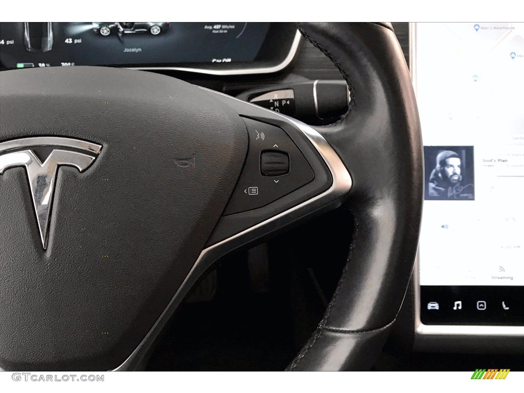 2015 Tesla Model S 70D Steering Wheel Photos