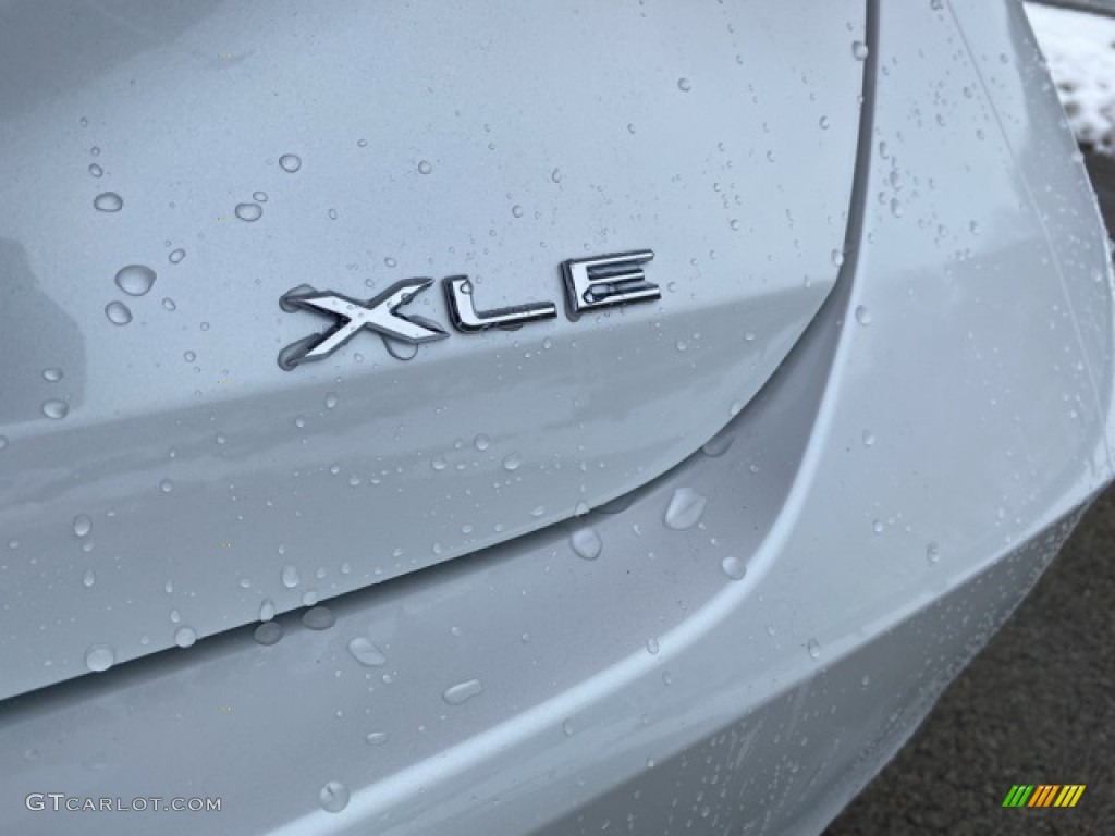 2021 Toyota Avalon XLE Marks and Logos Photos