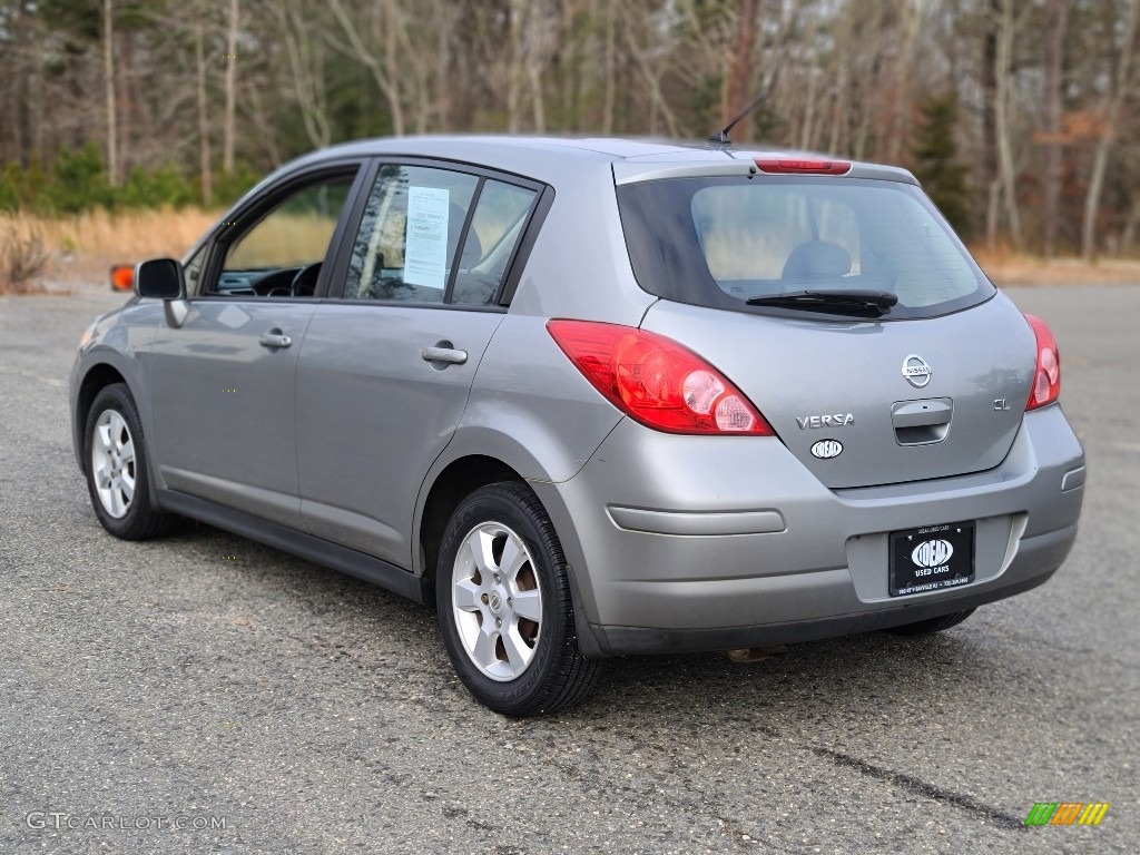 2009 Versa 1.8 S Hatchback - Magnetic Gray / Charcoal photo #3