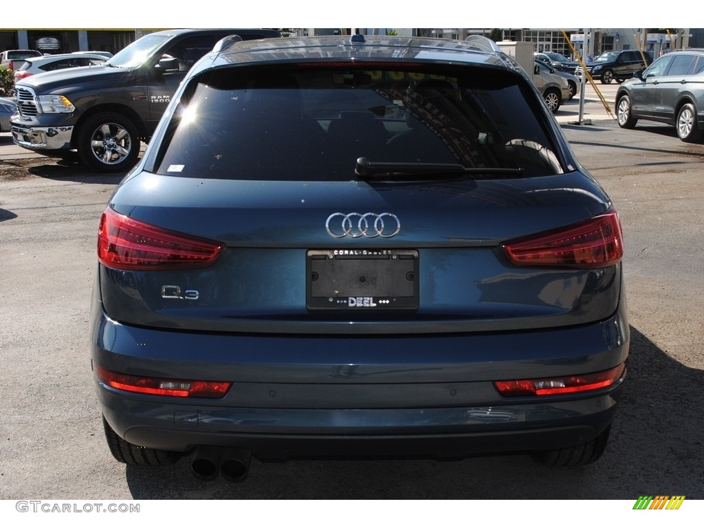 2017 Q3 2.0 TFSI Premium Plus - Utopia Blue Metallic / Rock Gray photo #8