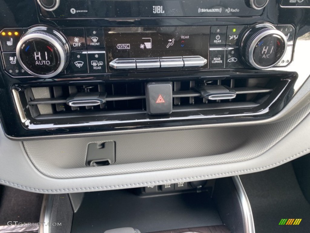 2021 Toyota Highlander Hybrid Limited AWD Controls Photo #140542680