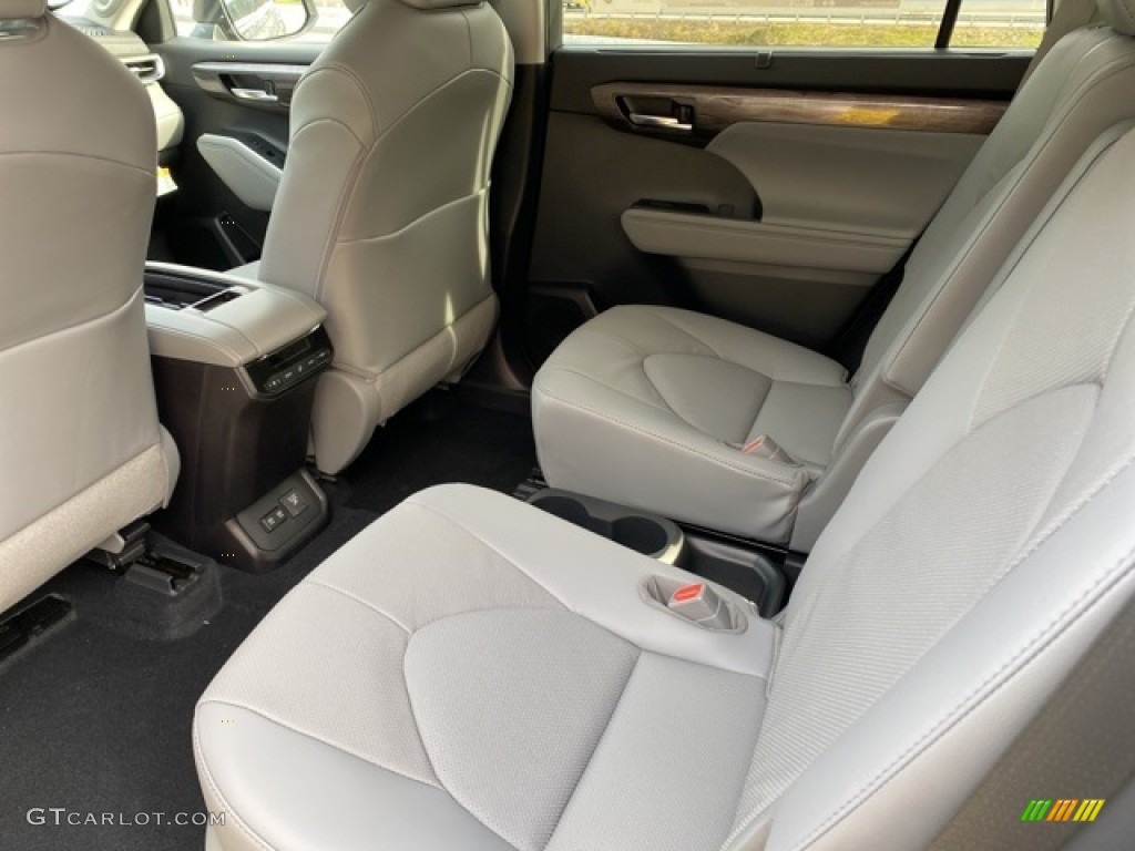 2021 Toyota Highlander Hybrid Limited AWD Rear Seat Photo #140542941