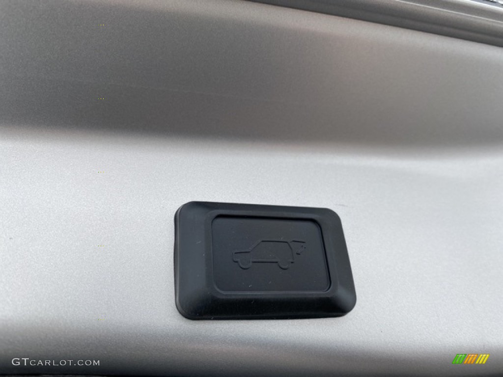 2021 RAV4 XSE AWD Hybrid - Silver Sky Metallic / Black photo #33