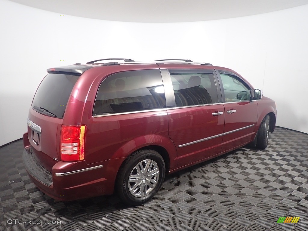2008 Town & Country Limited - Inferno Red Crystal Pearlcoat / Medium Slate Gray/Light Shale photo #19