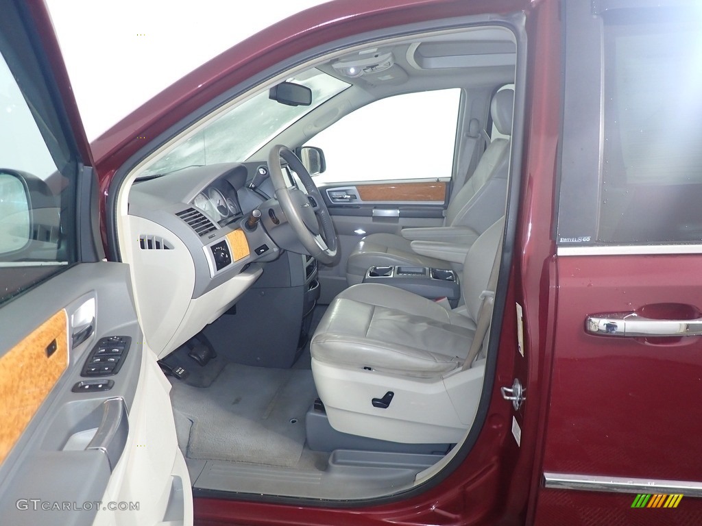 2008 Town & Country Limited - Inferno Red Crystal Pearlcoat / Medium Slate Gray/Light Shale photo #24