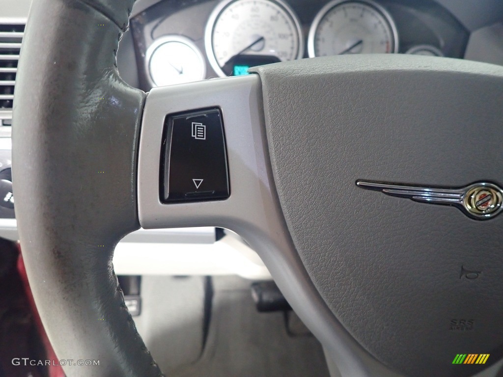 2008 Town & Country Limited - Inferno Red Crystal Pearlcoat / Medium Slate Gray/Light Shale photo #31