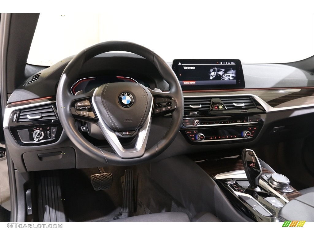 2020 5 Series 530i xDrive Sedan - Jet Black / Black photo #6
