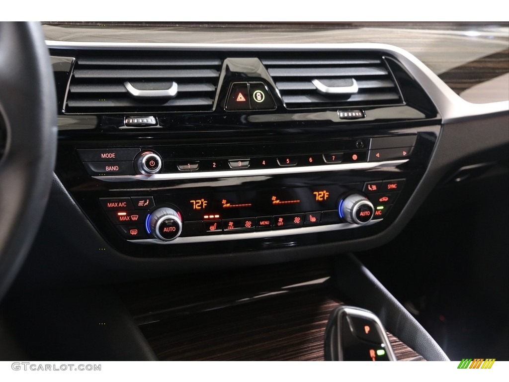 2020 5 Series 530i xDrive Sedan - Jet Black / Black photo #15