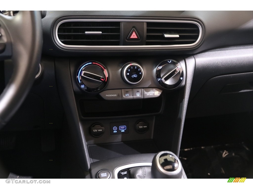 2018 Hyundai Kona SEL Controls Photo #140553120