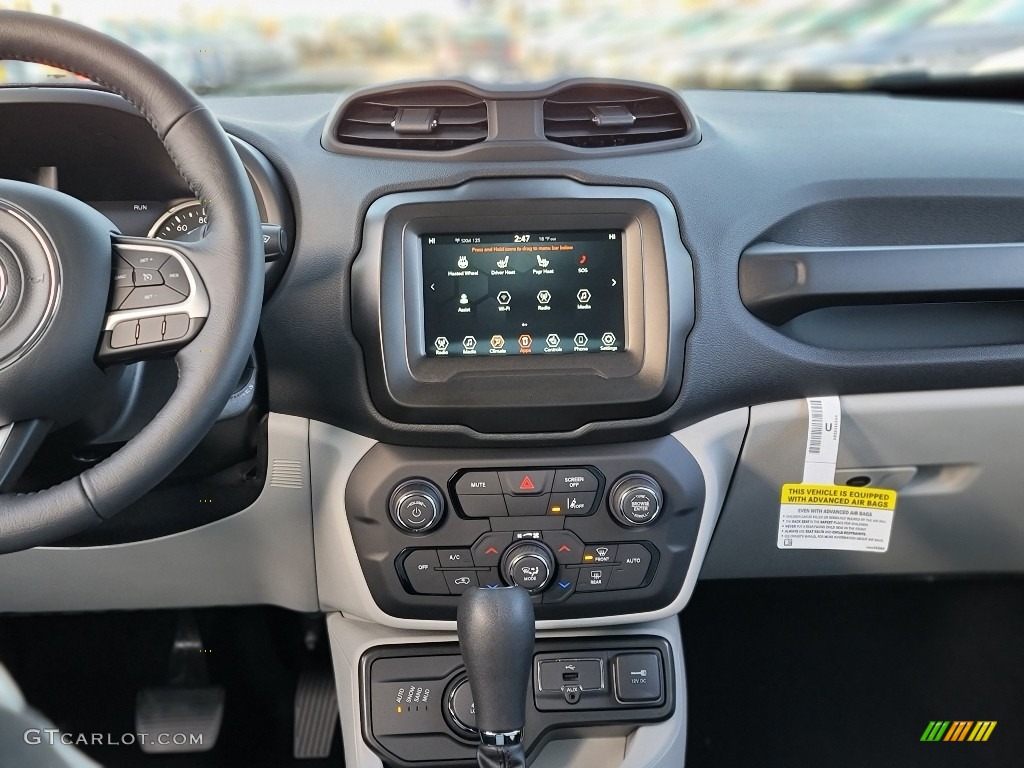 2021 Jeep Renegade Latitude 4x4 Controls Photos