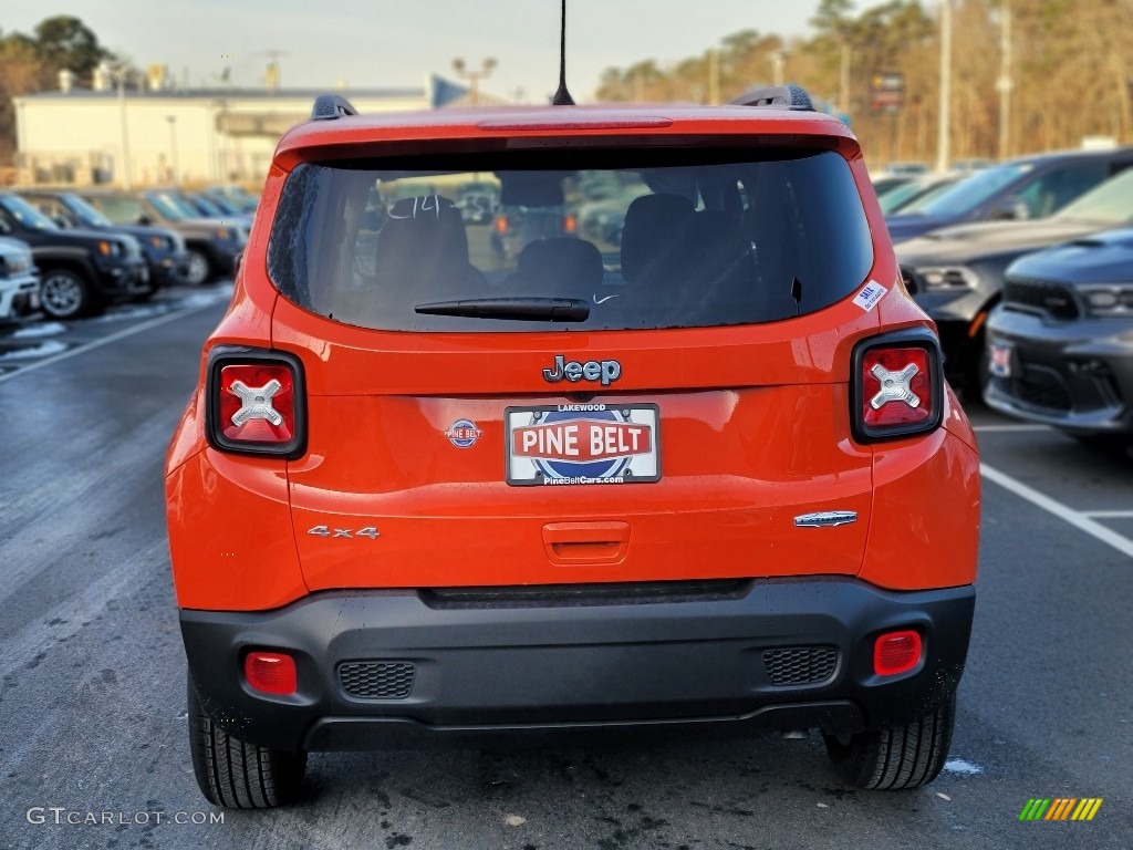 2021 Renegade Latitude 4x4 - Omaha Orange / Black photo #5