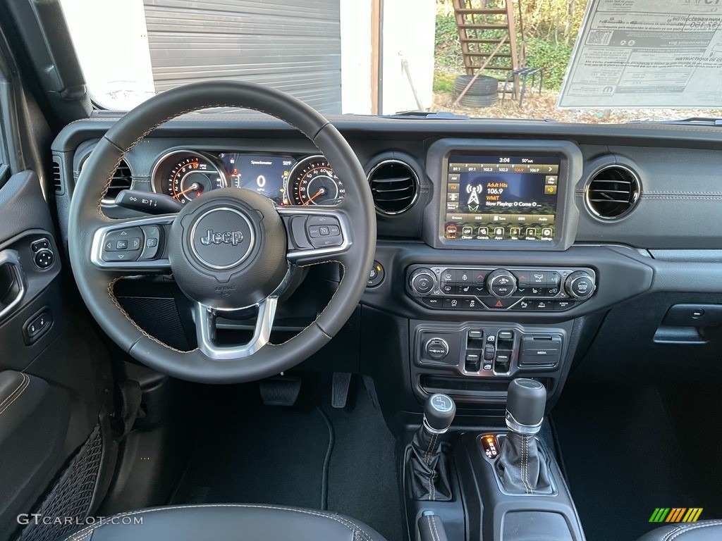 2021 Jeep Gladiator High Altitude 4x4 Dashboard Photos