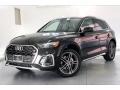 Front 3/4 View of 2021 Q5 Premium quattro