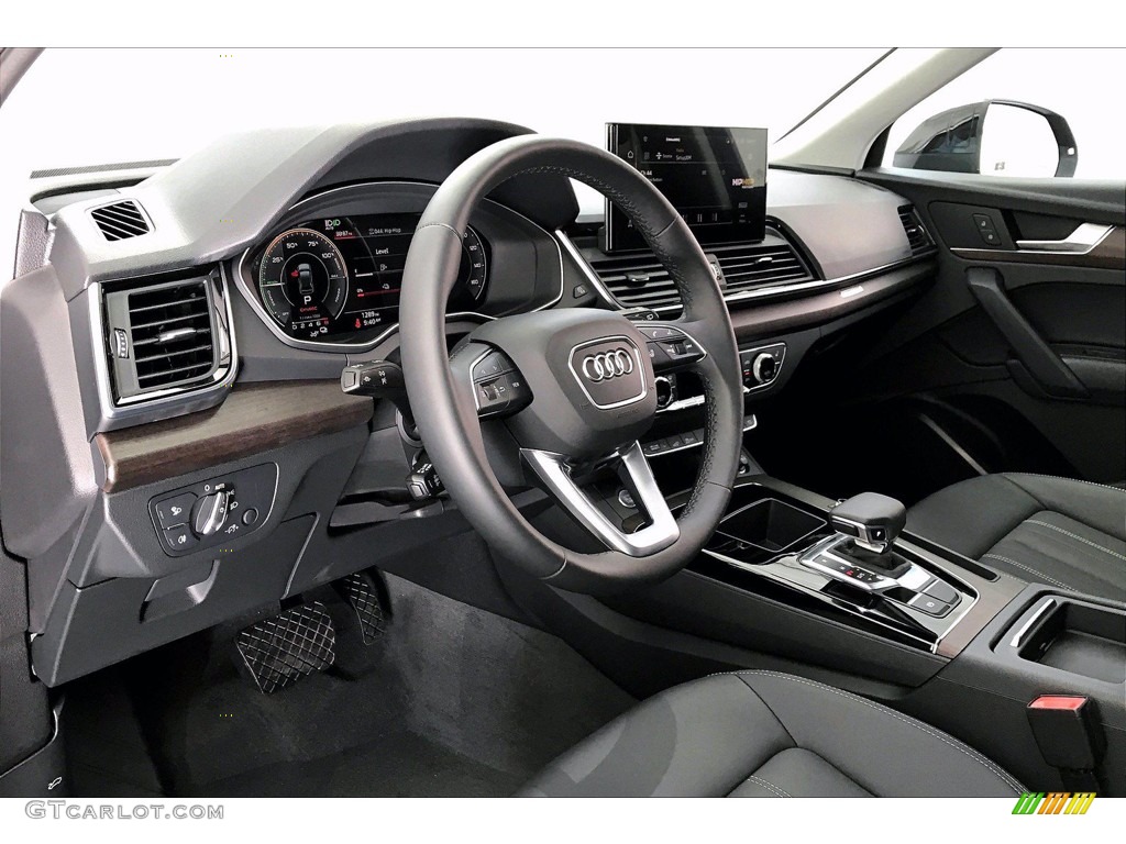 2021 Audi Q5 Premium quattro Front Seat Photo #140561197