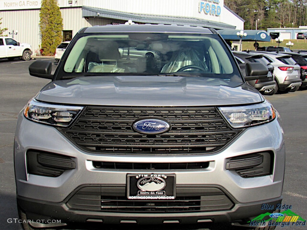 2021 Explorer RWD - Iconic Silver Metallic / Sandstone photo #8