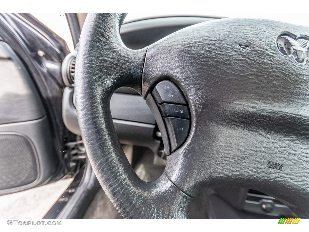 2004 Stratus SE Sedan - Black / Dark Slate Gray photo #33