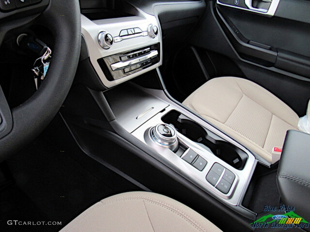 2021 Explorer RWD - Iconic Silver Metallic / Sandstone photo #26