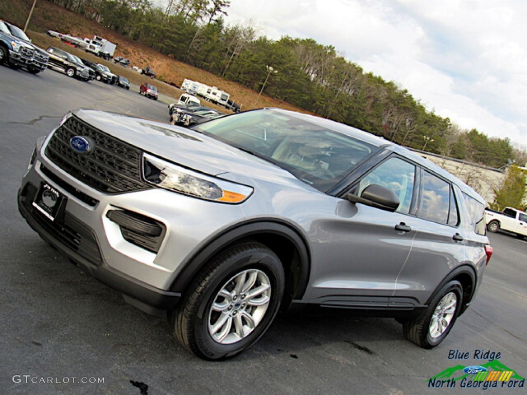 2021 Explorer RWD - Iconic Silver Metallic / Sandstone photo #27
