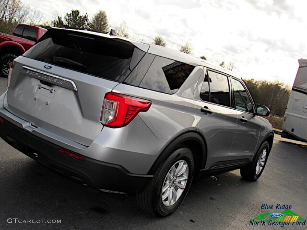 2021 Explorer RWD - Iconic Silver Metallic / Sandstone photo #29