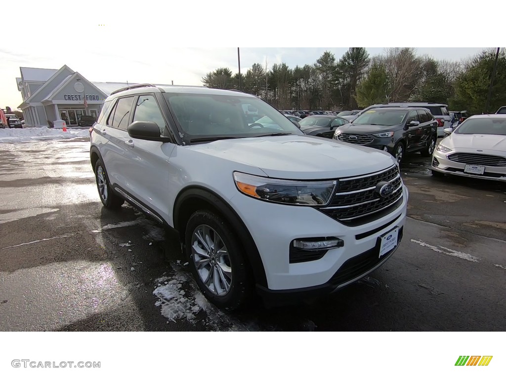 2021 Explorer XLT 4WD - Oxford White / Sandstone photo #1