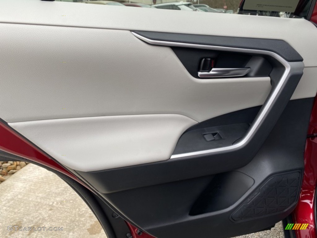 2021 Toyota RAV4 XLE AWD Hybrid Light Gray Door Panel Photo #140573868