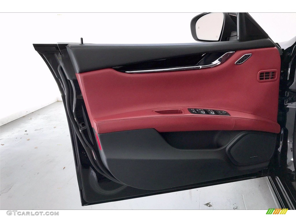 2017 Maserati Quattroporte S GrandSport Rosso Door Panel Photo #140575857