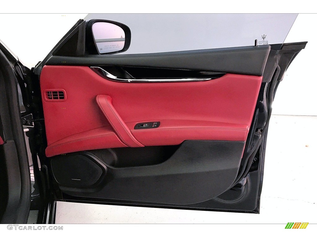 2017 Maserati Quattroporte S GrandSport Door Panel Photos