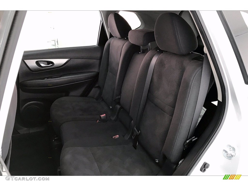 2016 Nissan Rogue S Rear Seat Photos