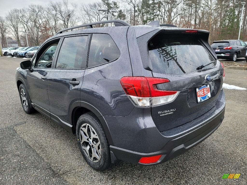 2021 Forester 2.5i Premium - Magnetite Gray Metallic / Black photo #4