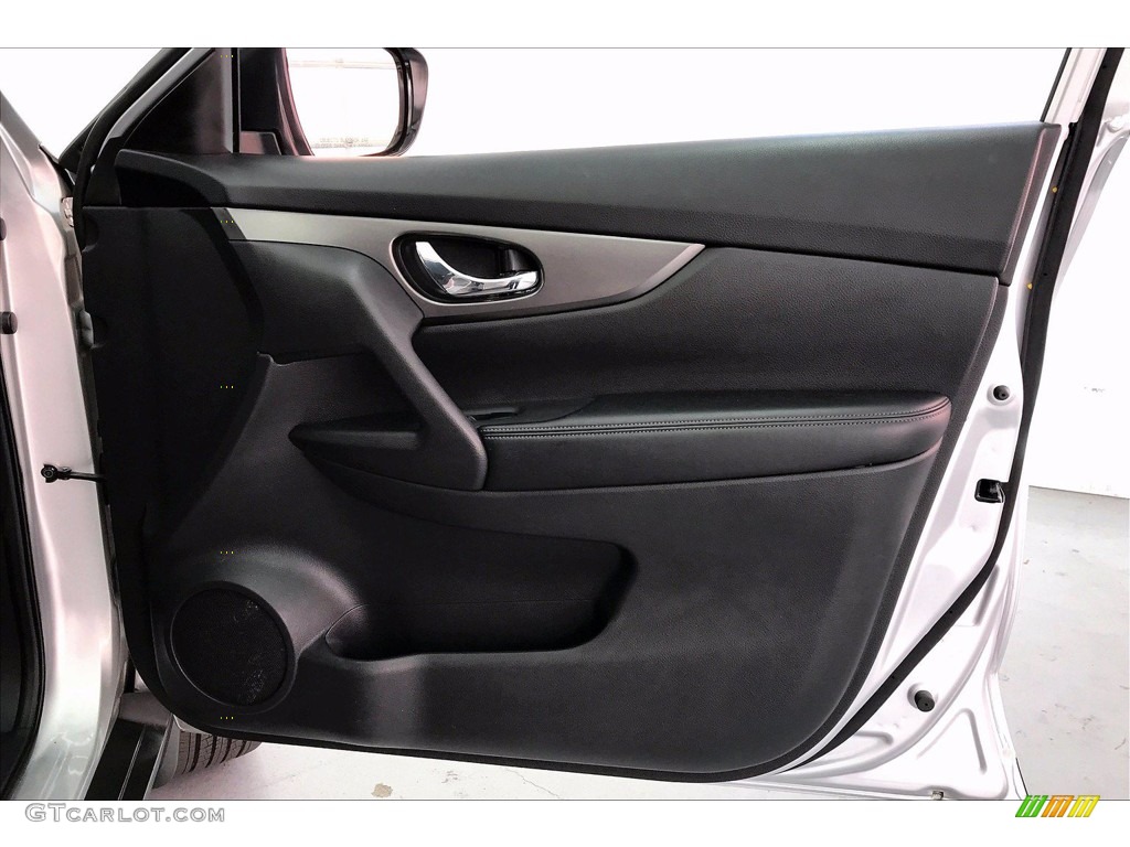 2016 Nissan Rogue S Charcoal Door Panel Photo #140576754