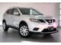 Front 3/4 View of 2016 Rogue S